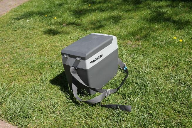 Przenośna lodówka turystyczna samochodowa 7L leki