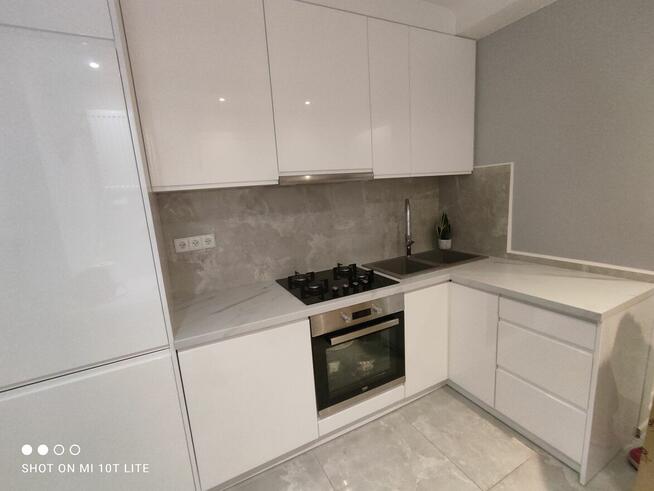 Meble na wymiar. Montaż składanie mebli z paczek.