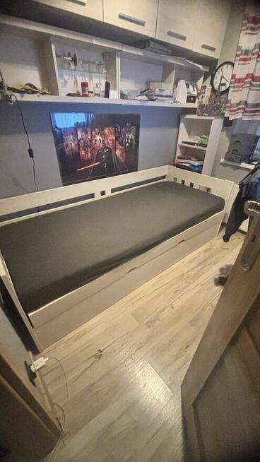 Łóżko z litego drewna brzozowego z materacem