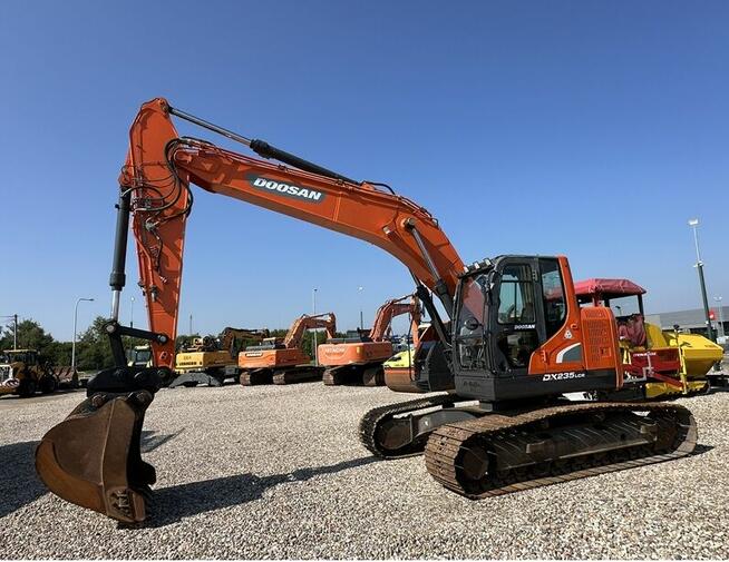 KOPARKA GĄSIENICOWA DOOSAN DX235LCR