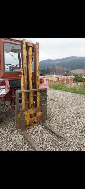 Maszt hydrauliczny do traktora