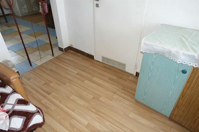 Dom wolnostojący z lat 60-tych, do generalnego remontu!!!