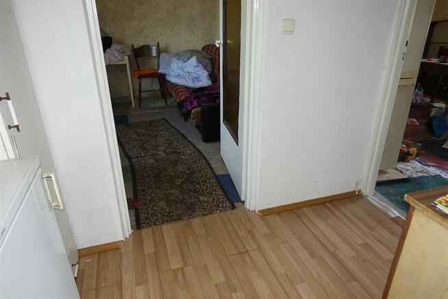 Dom wolnostojący z lat 60-tych, do generalnego remontu!!!