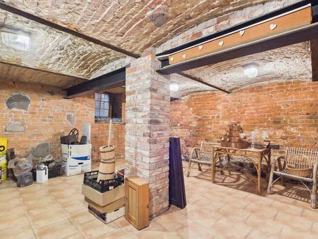 Odrestaurowana kamienica w Gniewie.