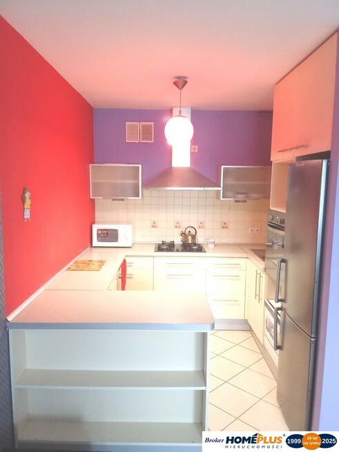 Mieszkanie dwupokojowe z balkonem i parkingiem.