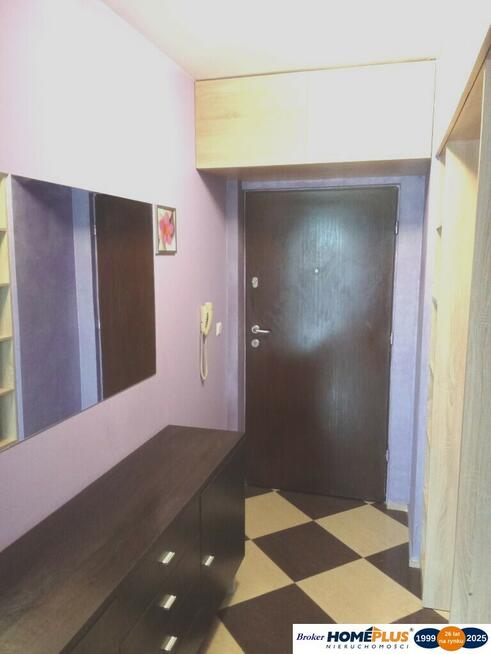 Mieszkanie dwupokojowe z balkonem i parkingiem.