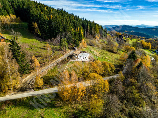 Działka z pięknym widokiem na pasma górskie