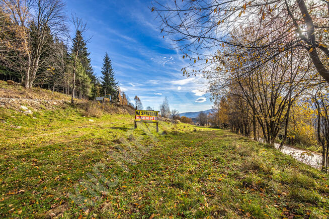 Działka z pięknym widokiem na pasma górskie