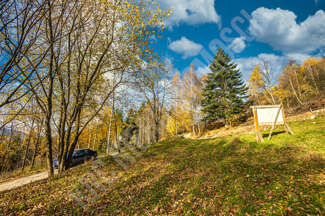 Działka z pięknym widokiem na pasma górskie