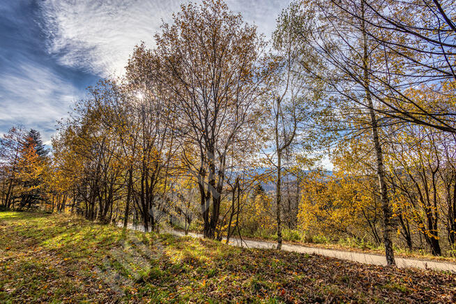 Działka z pięknym widokiem na pasma górskie