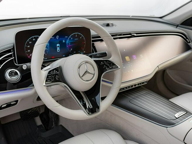 Mercedes E 220 E220d 4MATIC Avantgarde Szklany Dach Ambient Elektr.f i kier Salon PL
