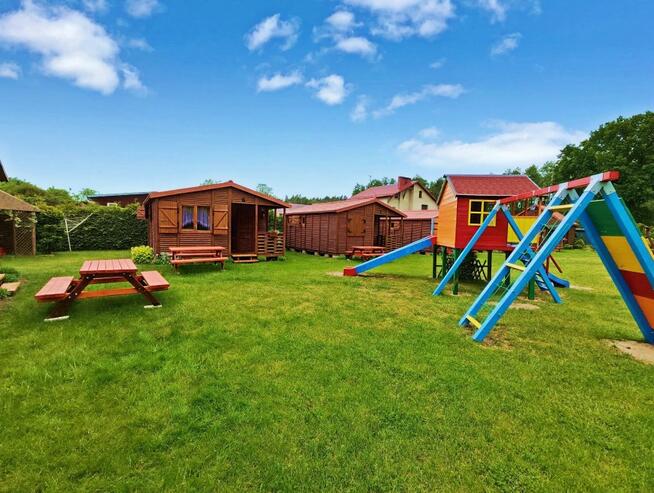 działka 4221m + 10 domków + budynek własciciela i inne