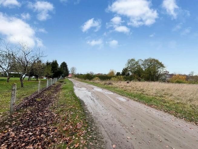 Działka na wsi blisko morza.