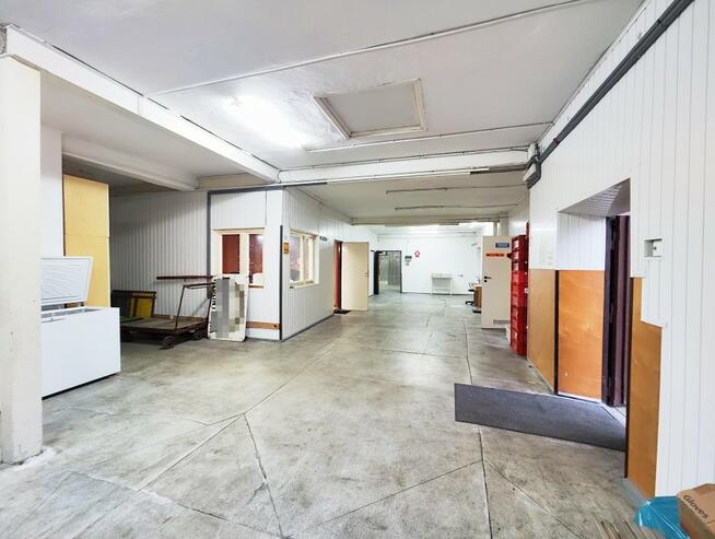 Hala/magazyn usługowa + dom jednorodzinny