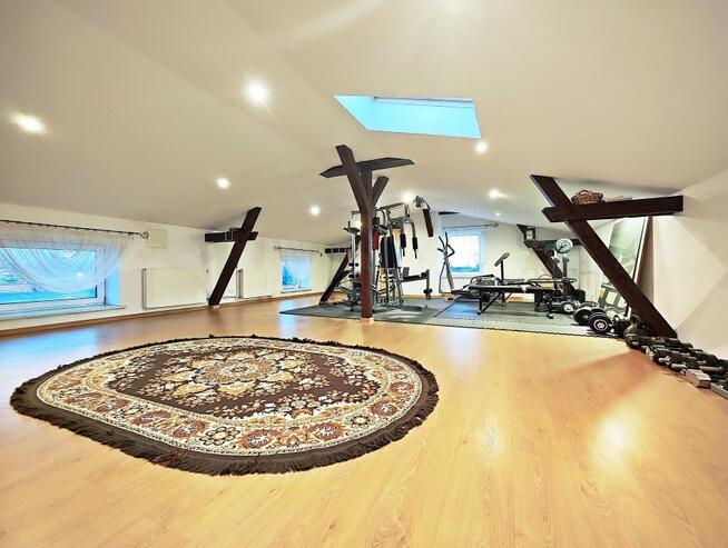 Hala/magazyn usługowa + dom jednorodzinny