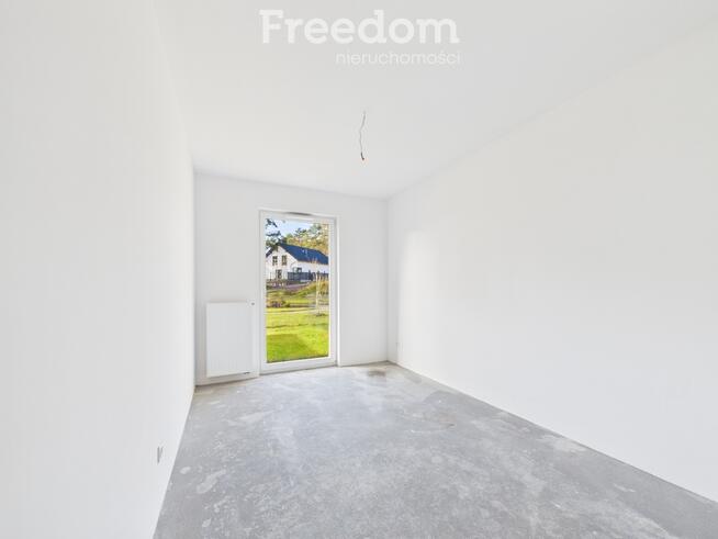 Parter z ogródkiem przy lesie – MOMENT