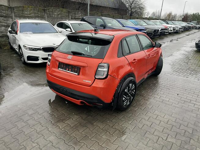 Fiat 600 Automat Hybryda mHEV Klimatronik Kamera Virtual cockpit
