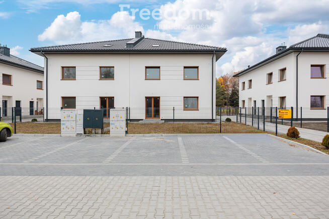 Dom bliźniak w stanie deweloperskim – Kaputy