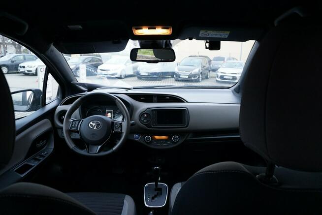Toyota Yaris zarejestrowany, ubezpieczony, selection, automatyczna skrzynia biegów