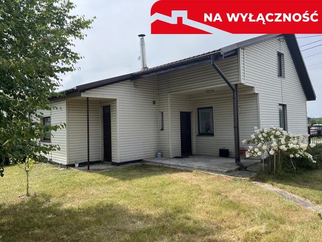 Dom z drewna w Zielonce Starej pod Zwoleniem.