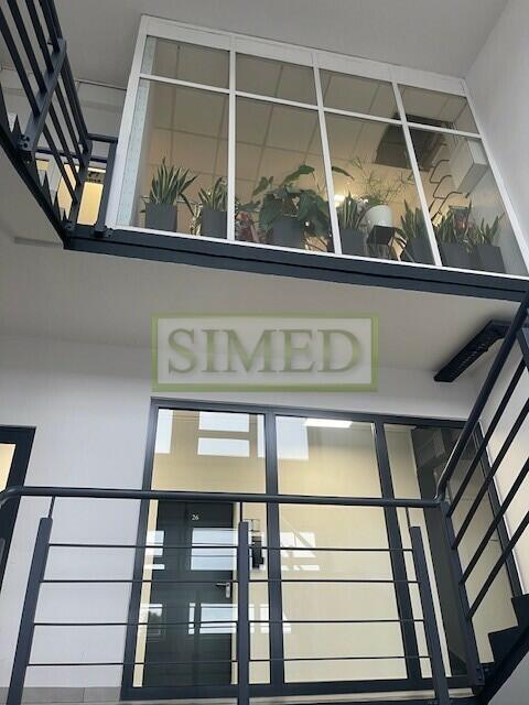 38 m 2 biuro ,dobry dojazd ,parking,dostęp 24h