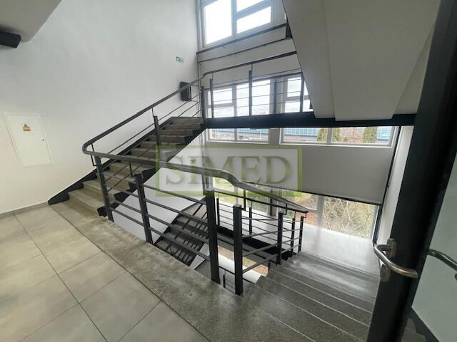 38 m 2 biuro ,dobry dojazd ,parking,dostęp 24h