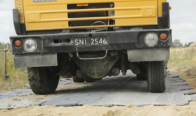 Modułowa nawierzchnia drogowa / droga tymczasowa