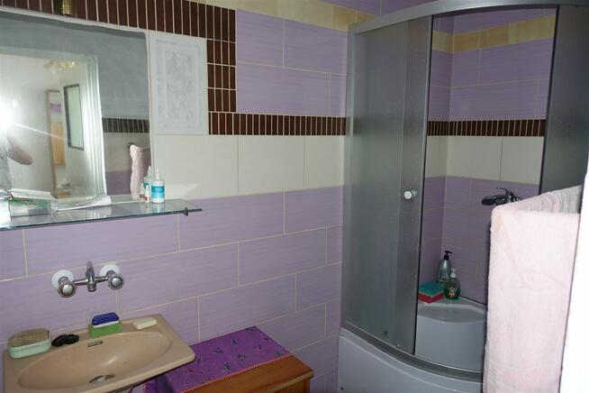 Dom wolnostojący z lat 60-tych, do generalnego remontu!!!