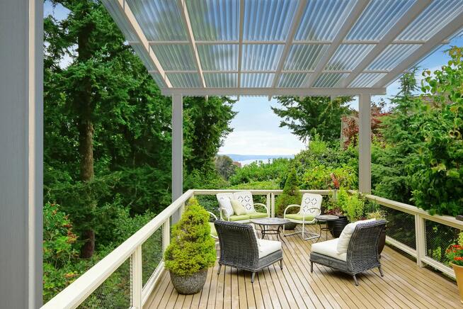 POLIWĘGLAN komorowy lity trapezowy falisty świetliki dach