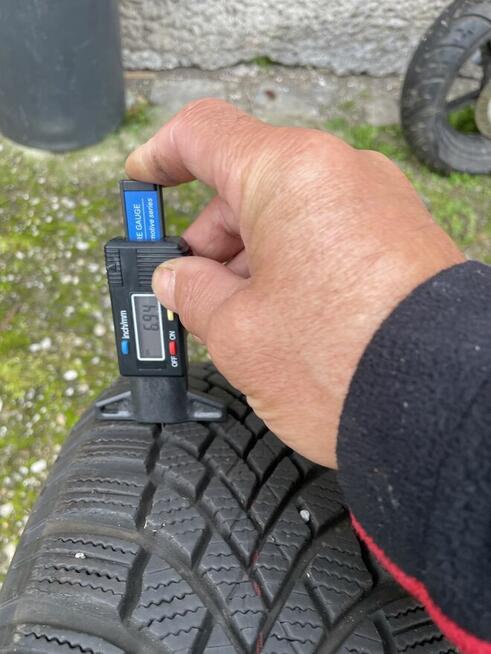 Opony zimowe Bridgestone 180/65/15 para