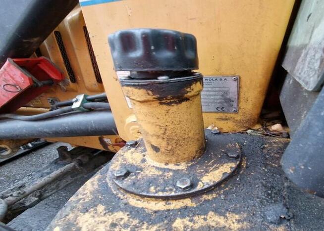 Syndyk sprzeda koparko-ładowarkę HSW 9,5