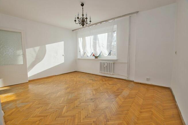 3-pokojowe 54m2 na I piętrze bloku w centrum, 1go Maja.