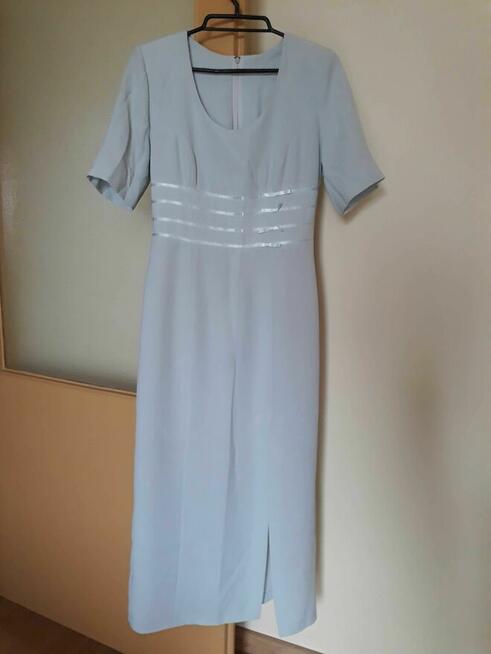 Sukienka wieczorowa na imprezy długa