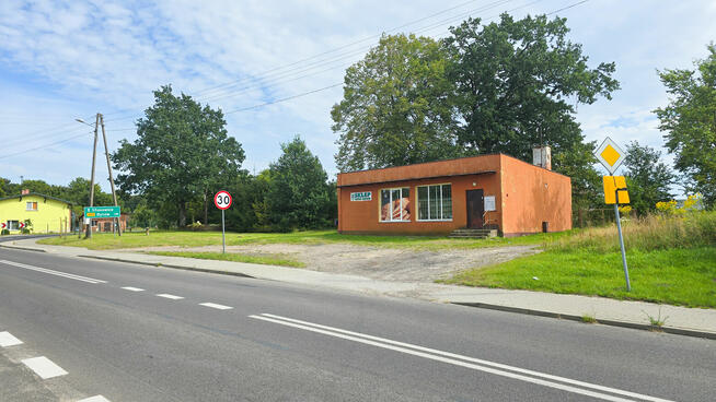 Tychowo - parterowy budynek usługowy