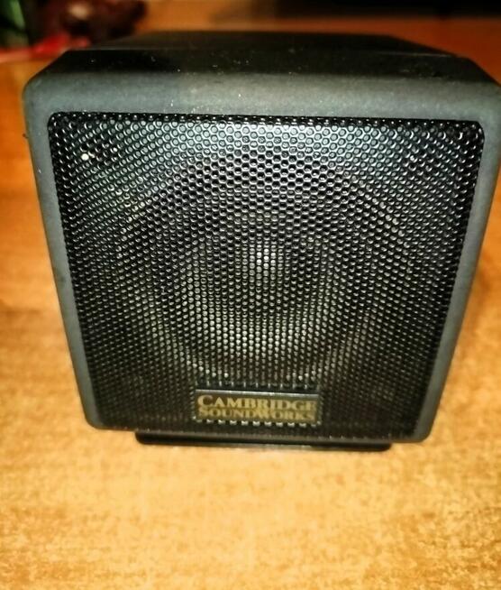 Głośnik satelitarny Cambridge SoundWorks