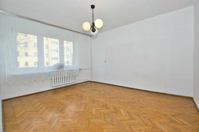 3-pokojowe 54m2 na I piętrze bloku w centrum, 1go Maja.