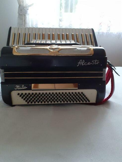Ładny akordeon włoski 120 bas 4 chóry