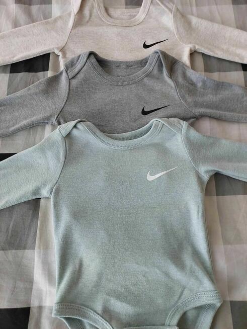 Body na długi rękaw Nike 6m. 62-68cm - 3sztuki