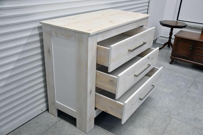 komoda sosnowa z szufladami - jak nowa