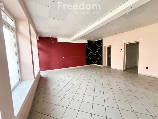 Przestronny lokal usługowy w centrum miasta