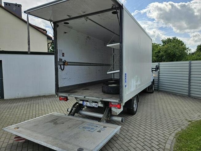 Iveco Daily 35S15 2.3 145KM bezwypadek NISKI PRZEBIEG winda FV 23% KONTENER