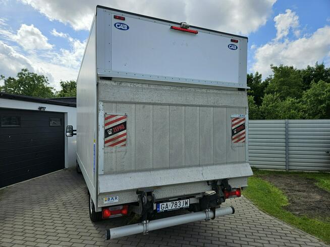 Iveco Daily 35S15 2.3 145KM bezwypadek NISKI PRZEBIEG winda FV 23% KONTENER