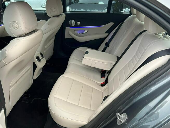 Mercedes E 220 LIFT AMG 4Matic FullLED Skóra Kamery Radar