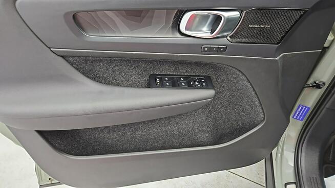 Volvo XC 40 T5 Plug-In Hybrid Plus Dark ! Z Polskiego Salonu ! Faktura VAT !