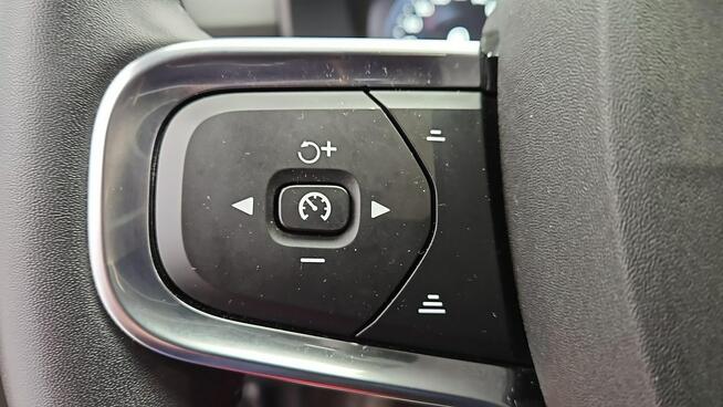 Volvo XC 40 T5 Plug-In Hybrid Plus Dark ! Z Polskiego Salonu ! Faktura VAT !