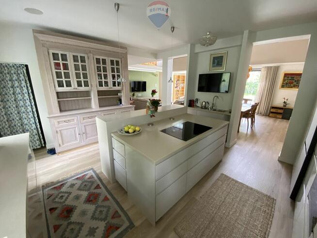 Nowoczesny dom na wynajem w Konstancinie-Jeziornie