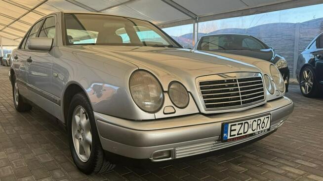Mercedes E 220