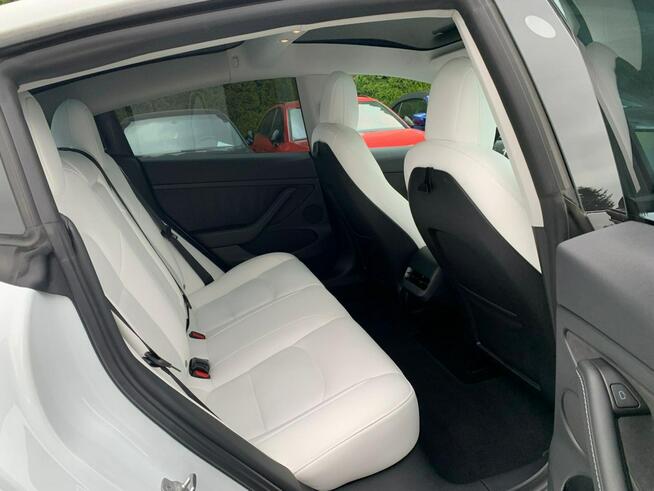Tesla Model 3 Autopilot Kamery Białe Wnętrze