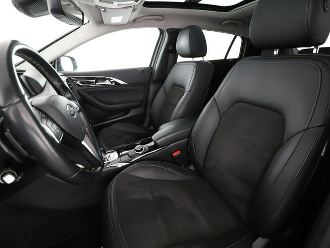 Infiniti Q30 Luxe automat panorama kamera360 navi półskóra grzane fotele tempomat