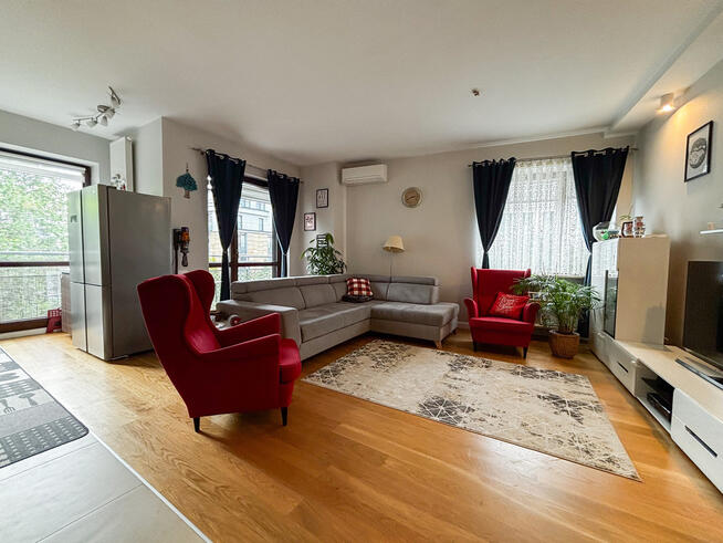 Przestrzenny apartament w Miasteczku Wilanów